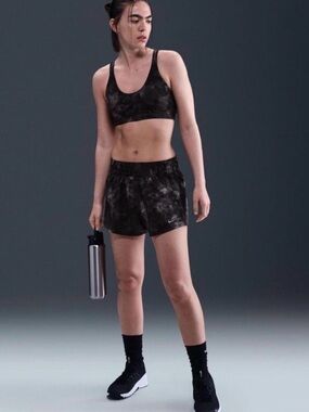 NWT Nike One Dri-Fit Mid-Rise 3” Brief Lined Shorts Size Medium